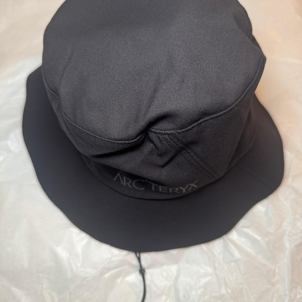 NWOT Arc'teryx Sinsola Bucket Hat Black  Light Breathable Sun Hat Small/M Unisex - Picture 10 of 14
